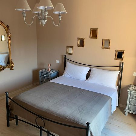 Penthouse Garibaldi Apartment คาตาเนีย ภายนอก รูปภาพ