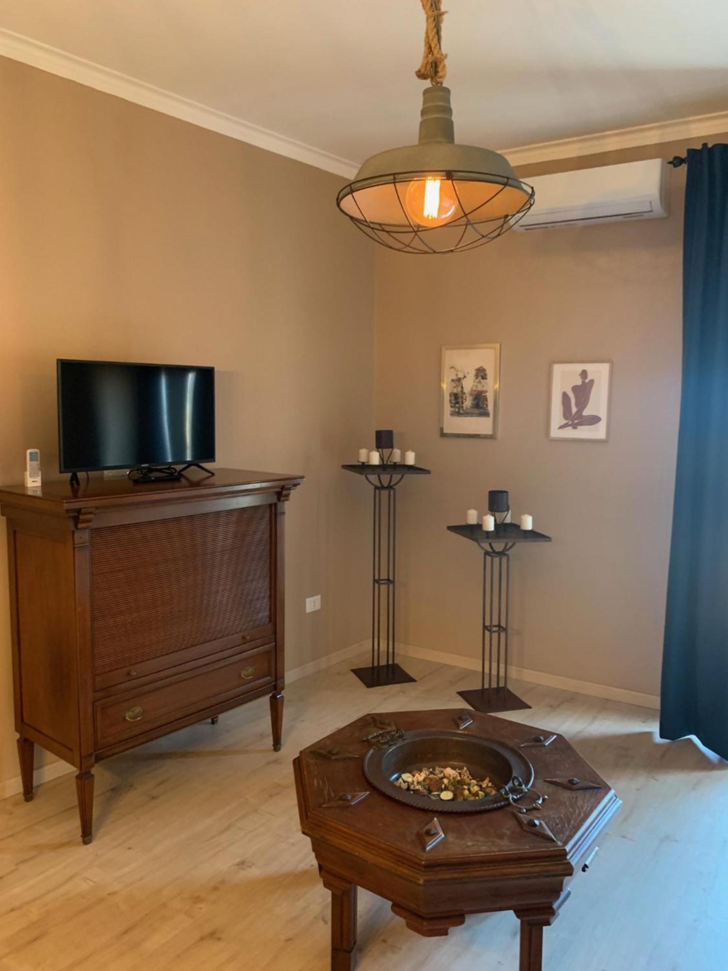 Penthouse Garibaldi Apartment คาตาเนีย ภายนอก รูปภาพ